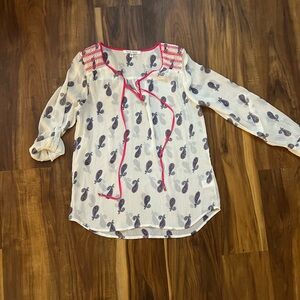 Black Rainn Ivory colored blouse with navy & pink paisley print & pink trim BX26